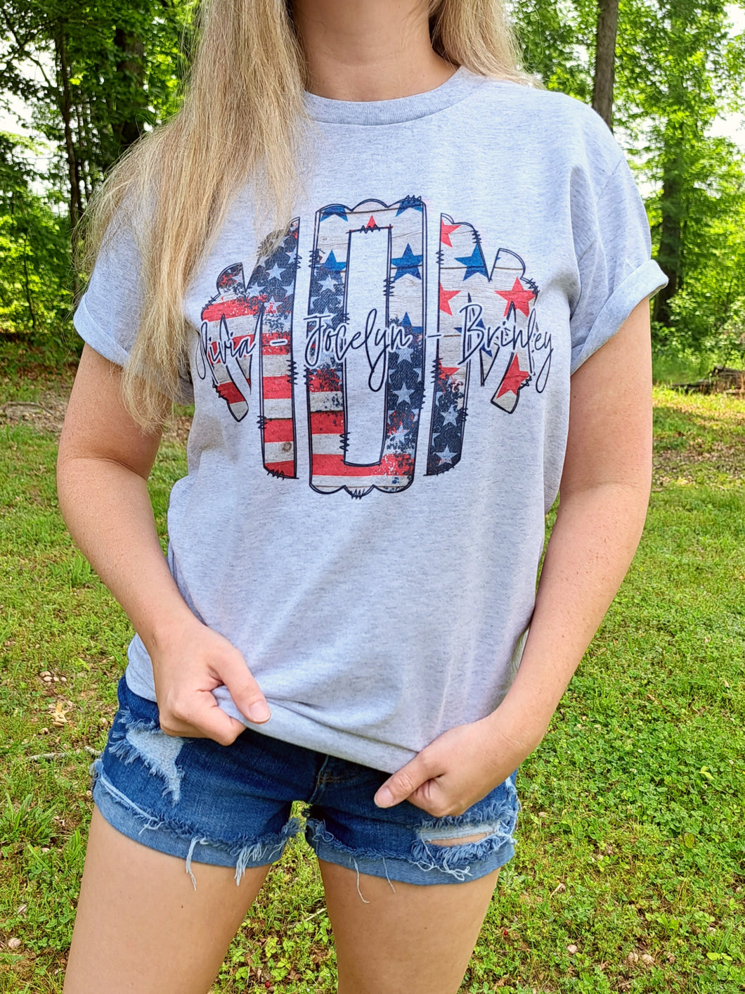 Patriotic MOM Circle Monogram